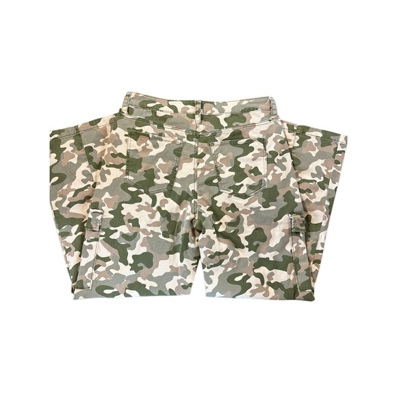 CELEBRITY PINK Camo Cargo Pants Women Size 15 32 Utility Pockets Casual Outdoor - Picture 6 of 8